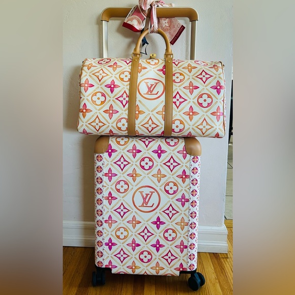 LIVE Luxury Handbag & Accessories Show •LV • Chanel • Dior • Gucci & More - Picture 2 of 15